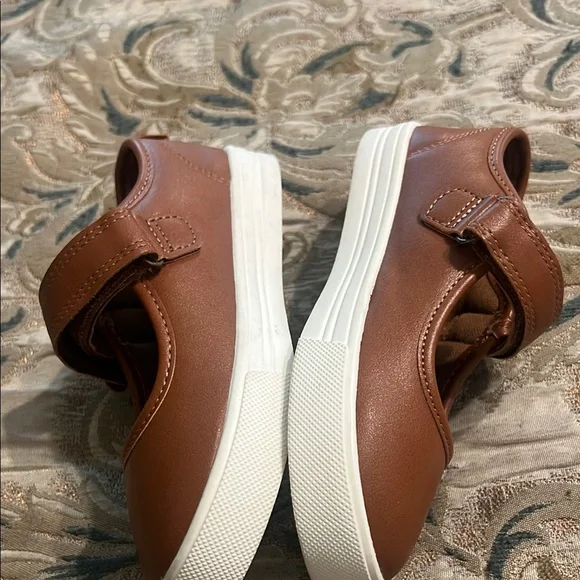 OshKosh B'gosh Brown and White Dress Shoes with Strap - Picture 5 of 7